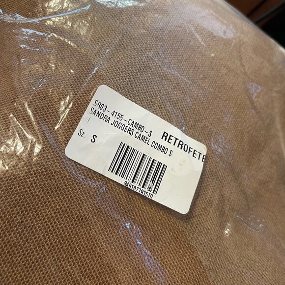 Ser.O.Ya Retrofete NWT Size Small Mens Two Toned Sandra Jogger in Camel - Picture 6 of 8